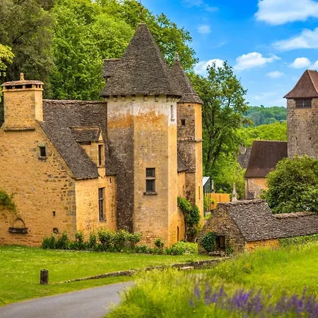 D'exception Dans Le Chateau De Lacypierre Lejlighed *